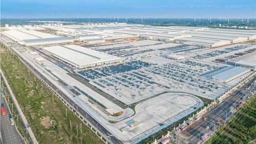 Mengintip Dapur Produksi BYD di China, Hampir Semuanya Dikerjain Robot