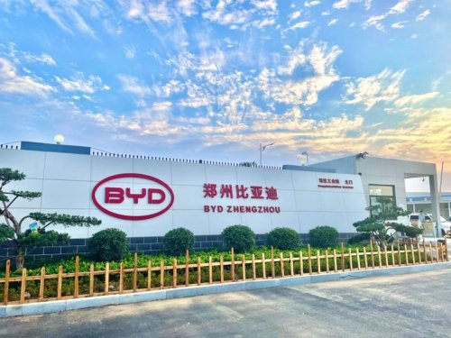 Dunia Pontang-panting Bersaing dengan Mobil Listrik China