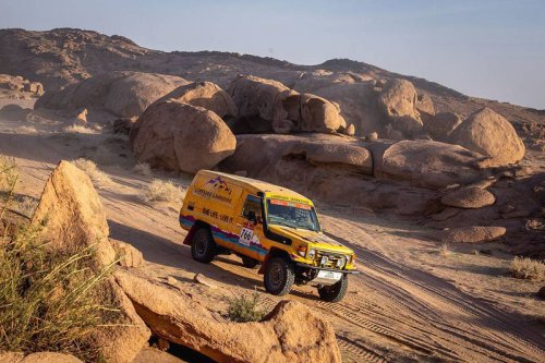 Dua Pebalap Indonesia Cetak Sejarah di Balapan Ekstrem Reli Dakar