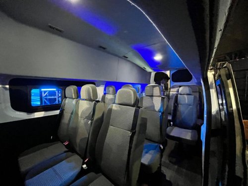 Toyota, Toyota Hiace, Tantang Toyota Hiace, Farizon SV Meluncur dengan Harga Rp 698 Juta