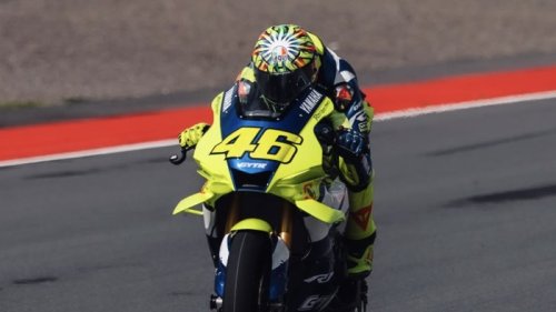 Perdana! Rossi Geber Motor di Sirkuit Mandalika