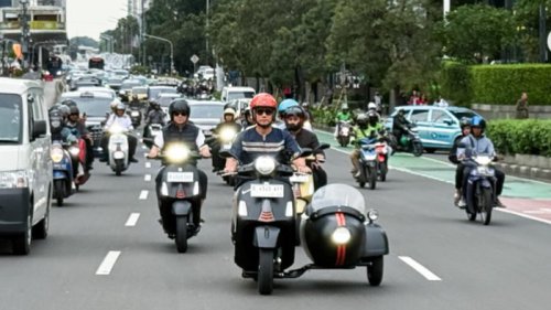 AHY Vespaan Ngabuburit ke Benhil