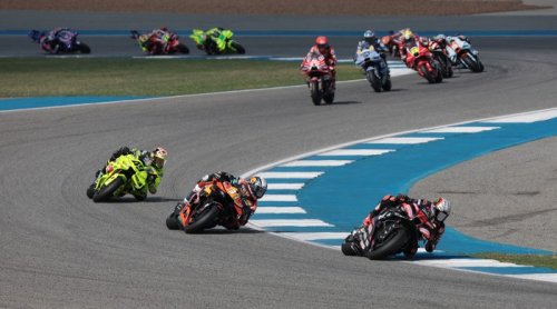 Hasil MotoGP Thailand: Bezzecchi Juara, Marquez Gagal Finis karena Ban Bocor