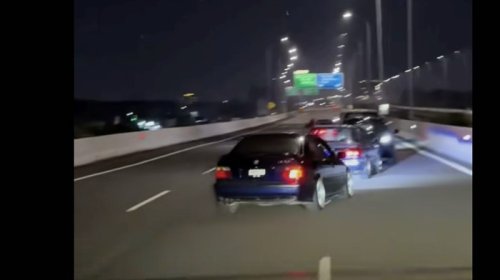 Pelajaran Mobil Konvoi Zig-zag di Tol hingga Dicari Polisi