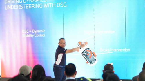 Belajar Mengendalikan BMW di Situasi Ekstrem: dari Ngerem Mendadak sampai Drifting