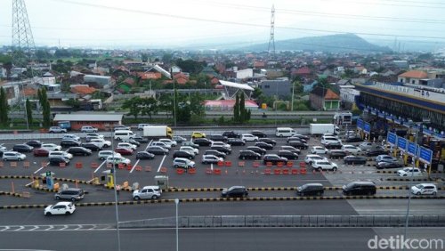 Kebiasaan Sepele tapi Bikin Pintu Tol Macet