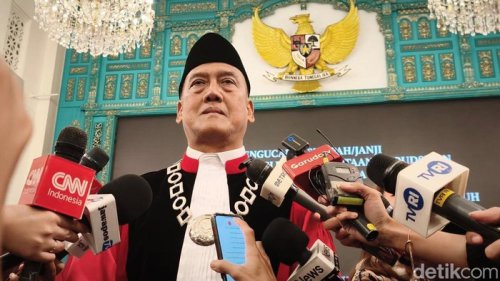 Intip Garasi Hakim MK yang Baru Dilantik Presiden