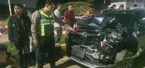 Truk Rem Blong Jadi Biang Kerok Kecelakaan Horor, Seruduk Mobil-Motor