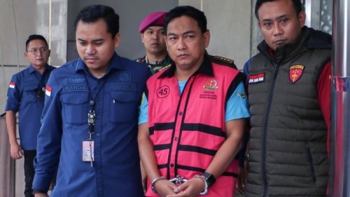 Intip Garasi Ketua Ombudsman yang Dipecat