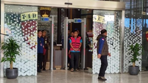 Intip Garasi Bos Ombudsman yang Ditahan Kejagung