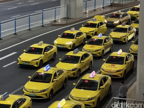Ferrari, Jangan Kaget! Di China Ada Taksi 'Ferrari Kuning'