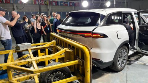 Uji Tabrak Mobil Chery Depan-Belakang, Masih Aman?