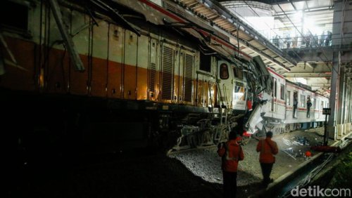 7 Etika Berkendara saat Lewat Perlintasan Kereta Api, Jangan Nerobos!