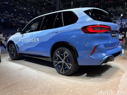 BMW, BMW Mulai Pamerkan iX5 Hydrogen, Siap Produksi Massal 2028