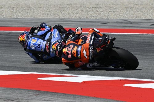 MotoGP Catalunya Red Flag: Motor Acosta Bermasalah, Ditabrak Alex Marquez