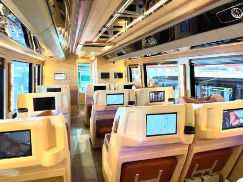 Bus Terbaru Juragan99 Trans Meluncur, Punya Bioskop Berjalan