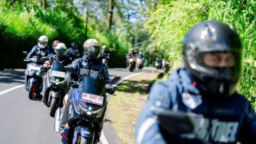 Harga Bensin Makin Mahal, Pengguna Mobil Pindah ke Motor?