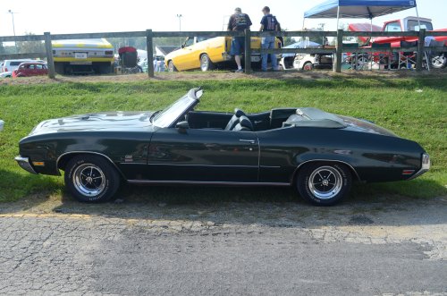 Buick at the Pumpkin Run