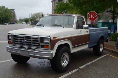 Trucks In Lawrenceburg