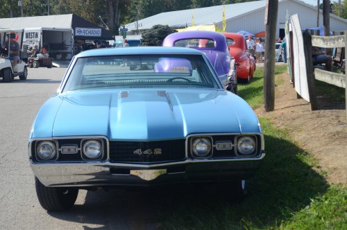 Oldsmobile At the Pumpkin Run