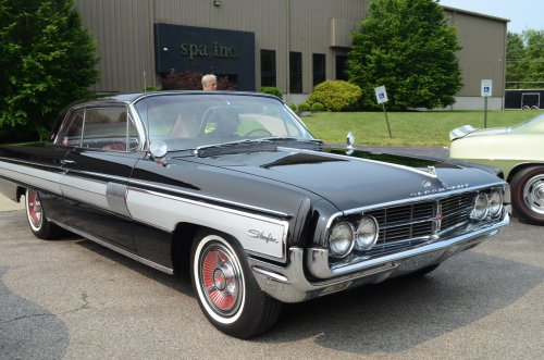 GM, A Lot of Oldsmobiles Were at the All-GM Show