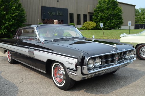 GM, A Lot of Oldsmobiles Were at the All-GM Show