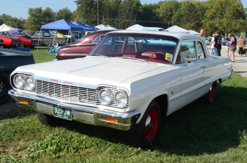 Old Cars to Support Charities