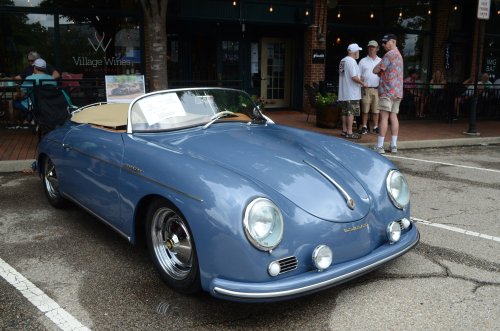Foreign Autos Create a Scene at the Glendale Gathering
