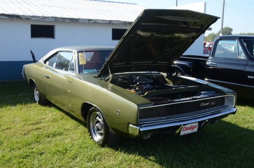 Old Cars to Support Charities