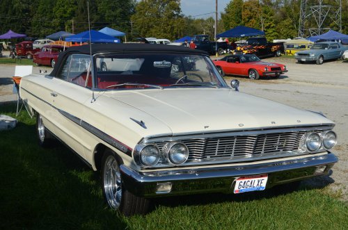 The Blue Oval Came to the Pumpkin Run