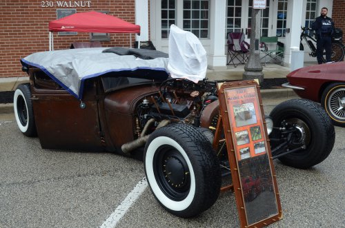 Customs and Rods In Lawrenceburg