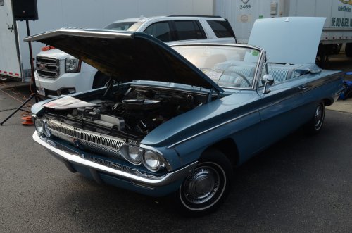 A Lot of Oldsmobiles Were at the All-GM Show