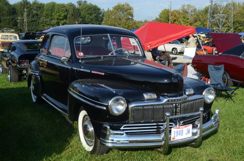 The Blue Oval Came to the Pumpkin Run