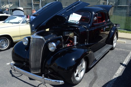 Pre-War Cars Rolled Into Lawrenceburg