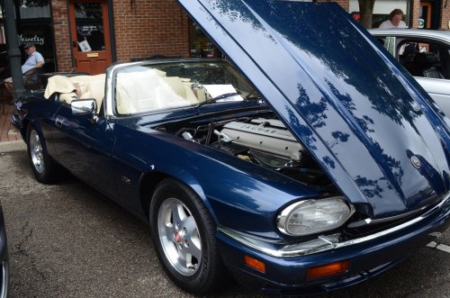 Foreign Autos Create a Scene at the Glendale Gathering
