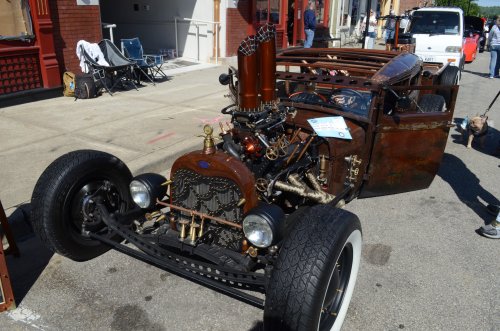 Hot Rods Hit the Lawrenceburg Streets