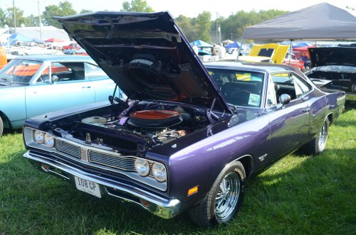 MoPar Muscled to the Pumpkin Run