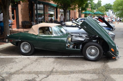 Foreign Autos Create a Scene at the Glendale Gathering