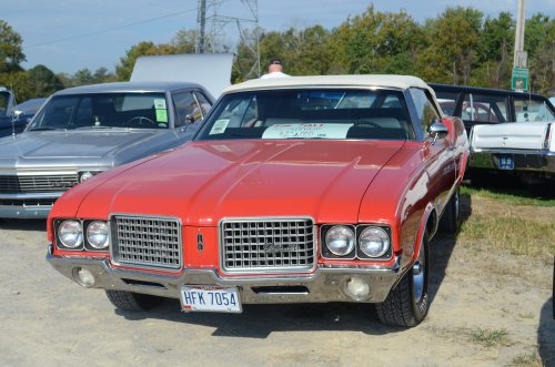 Oldsmobile At the Pumpkin Run