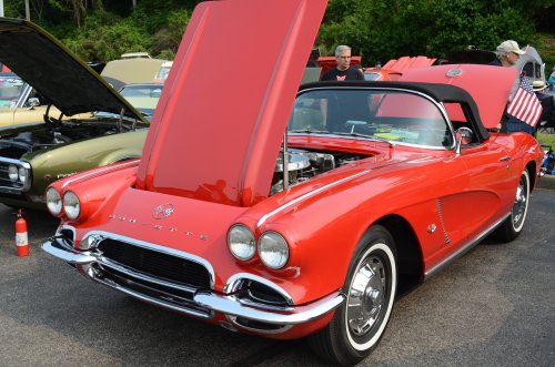 Of Course There Were Vettes At the All-GM Show