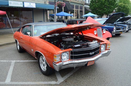 Cars Wearing Bowties Came to Lawrenceburg
