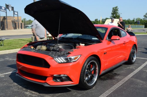 Mustangs Rode to Back the Heroes