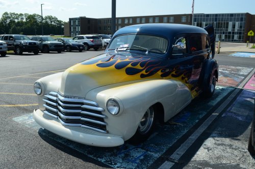 A Car Show to Support First Responders