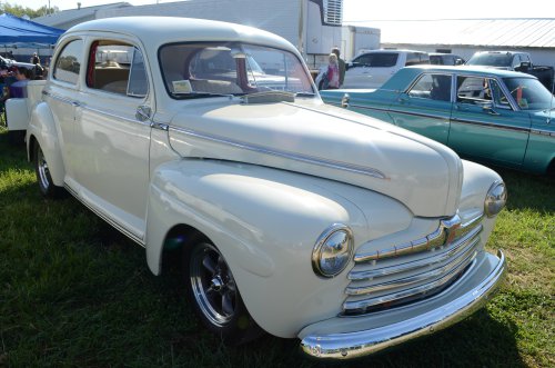 Old Cars to Support Charities