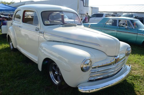 Old Cars to Support Charities