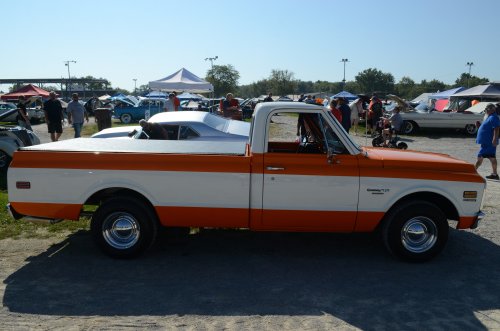 Trucks At the Pumpkin Run