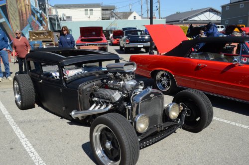 Hot Rods Hit the Lawrenceburg Streets