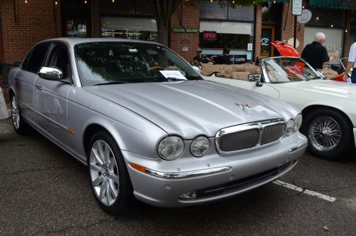 Foreign Autos Create a Scene at the Glendale Gathering