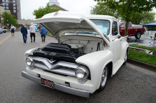 Trucks In Lawrenceburg