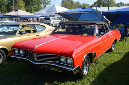 Old Cars to Support Charities